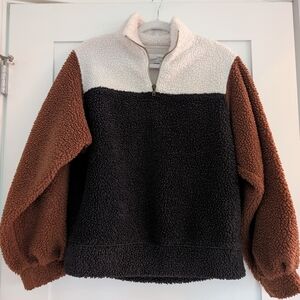 Universal Thread Black, White, and Brown Sweater